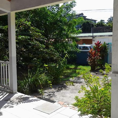 La Petite Maison, Spacieuse, Avec Jardin / Parking 圣罗斯 外观 照片