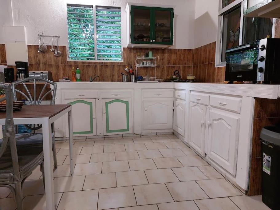 La Petite Maison, Spacieuse, Avec Jardin / Parking 圣罗斯 外观 照片