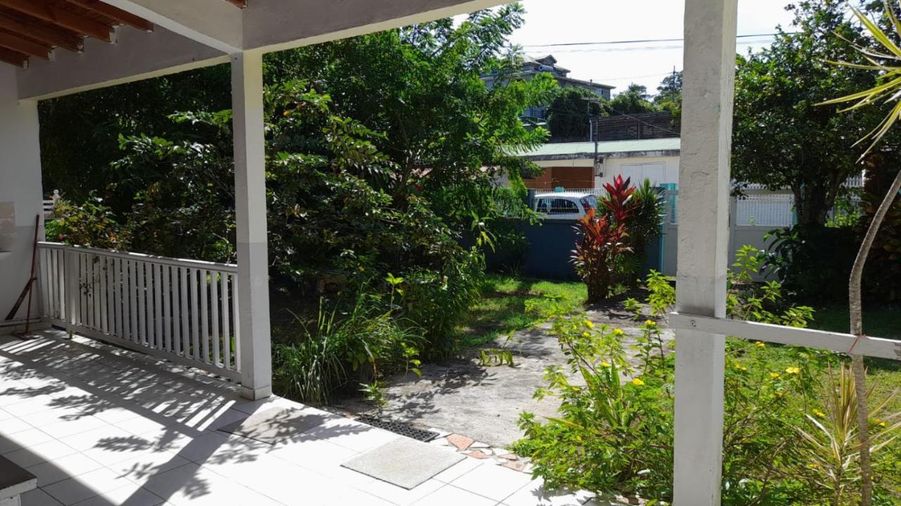 La Petite Maison, Spacieuse, Avec Jardin / Parking 圣罗斯 外观 照片